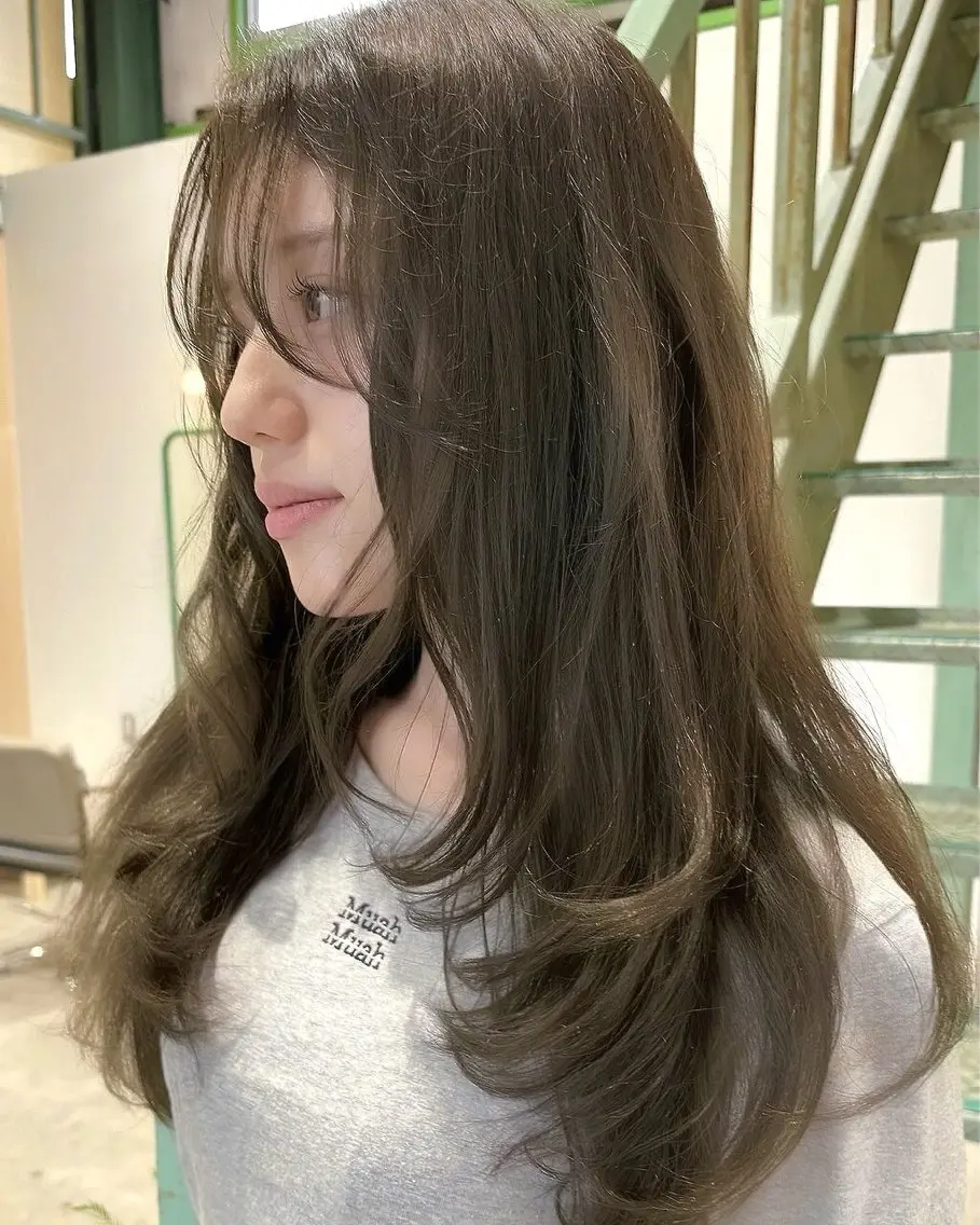 セミロング カラー December 伊勢崎のヘアスタイル
