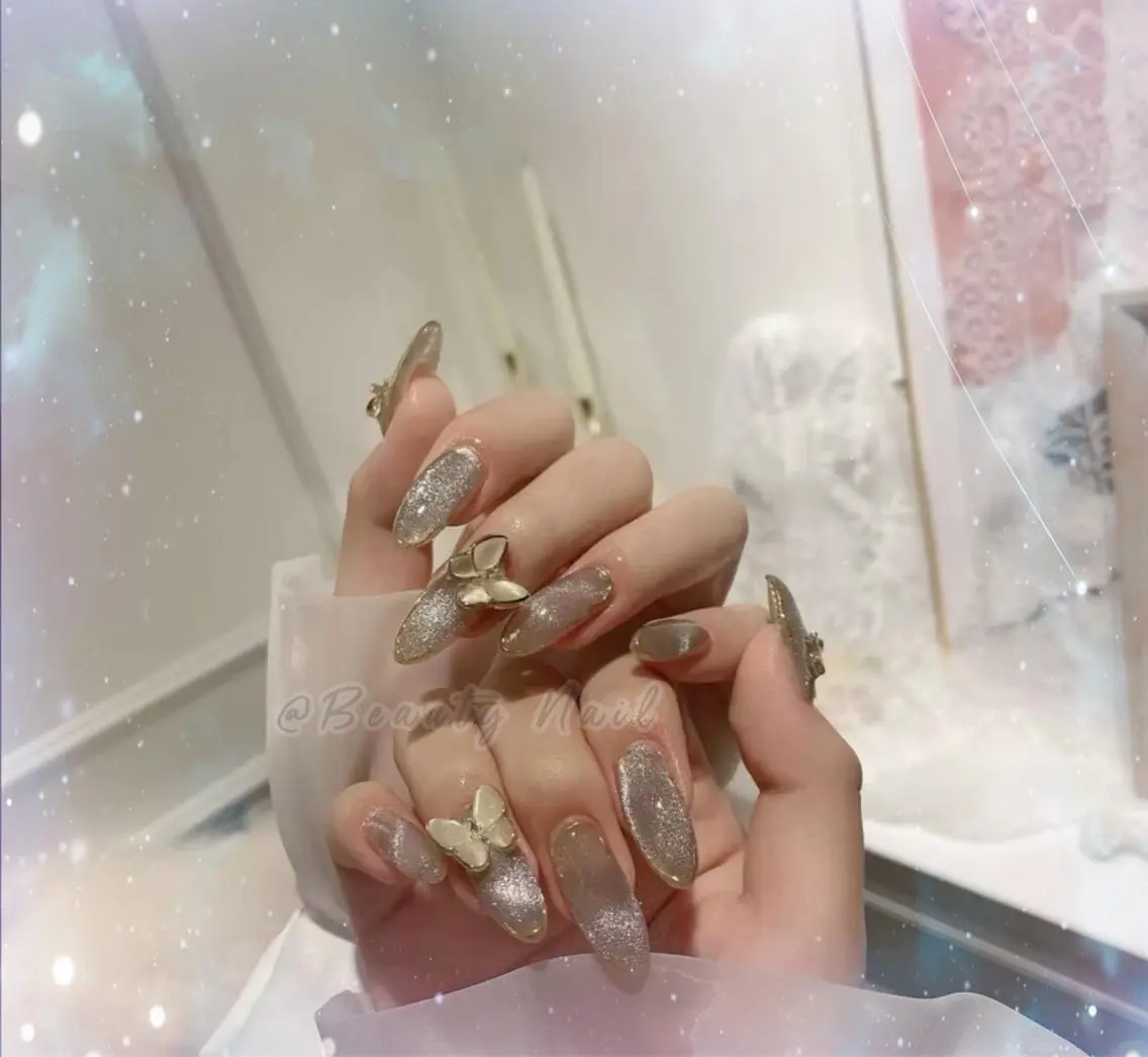 ネイル マグネットネイル ハンドネイル ハンドケア Moonstone Salonのネイルデザイン