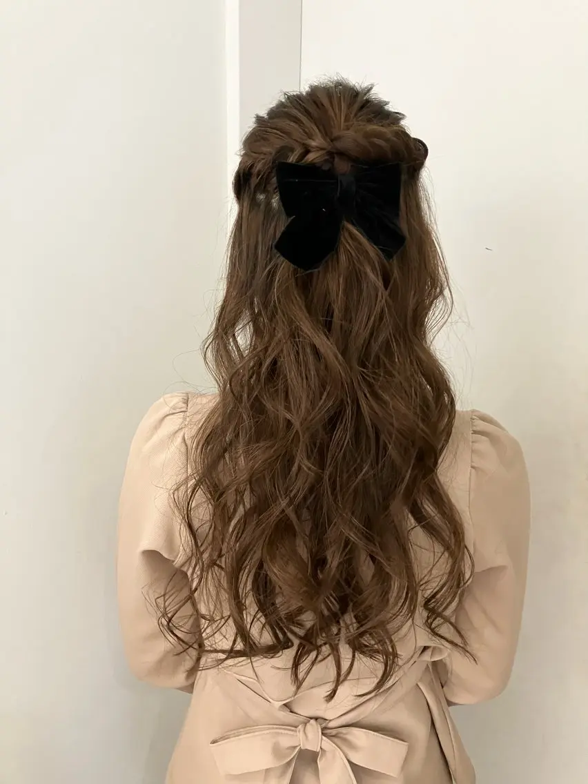 ヘアアレンジ ハーフアップ ヘアセット kotona 🤍miuraのヘアスタイル
