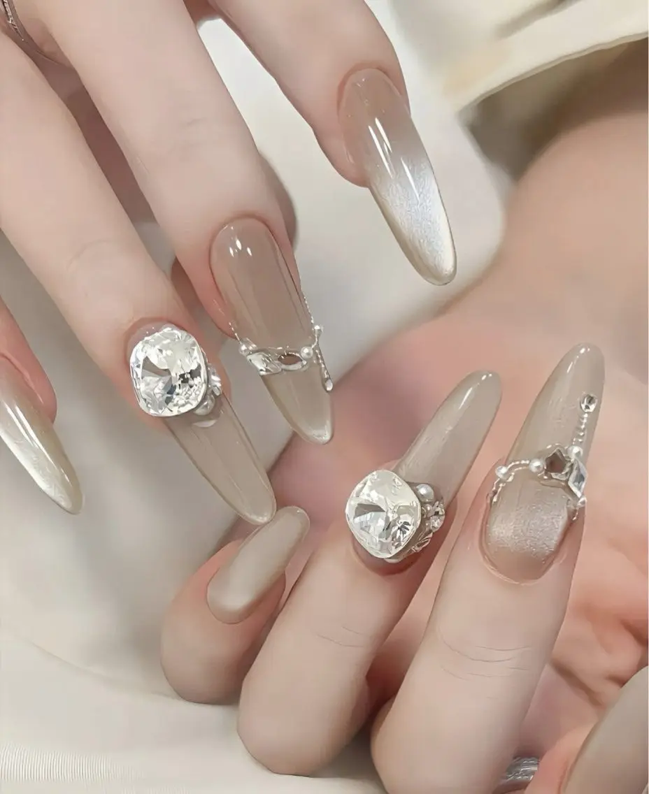 ロング RUBY NAIL SPAのネイルデザイン