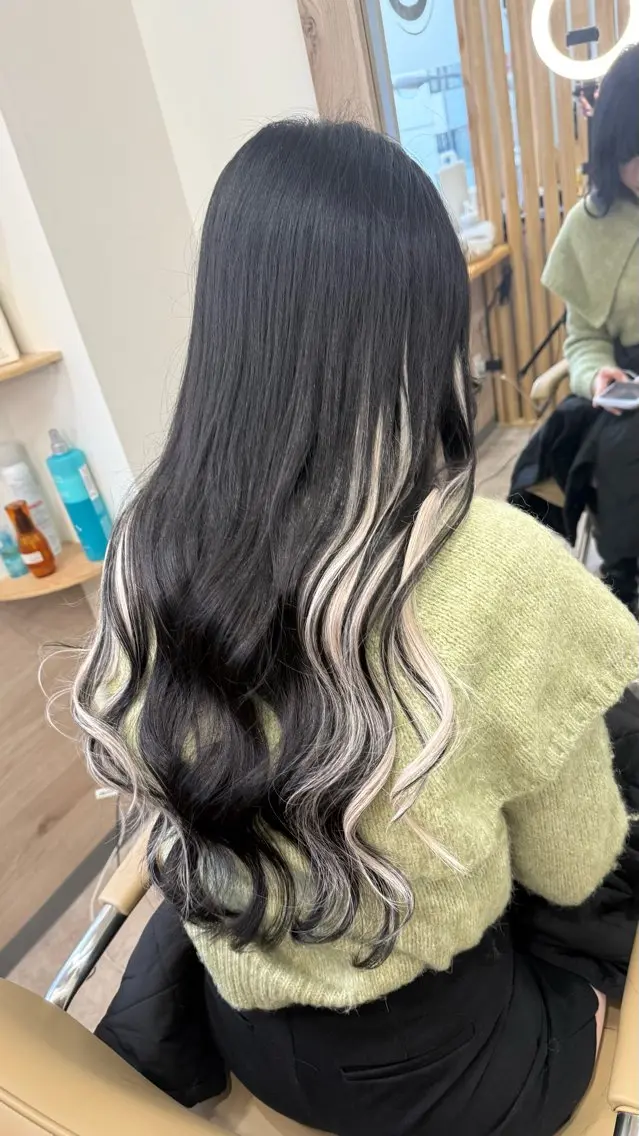 ロング エクステ＆カラー専門 羽エクステ　新大久保のヘアスタイル