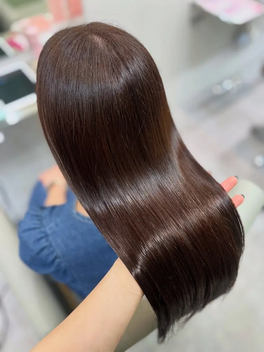 カラー amane໒꒱うる艶 ブリーチ透明感カラーのヘアスタイル
