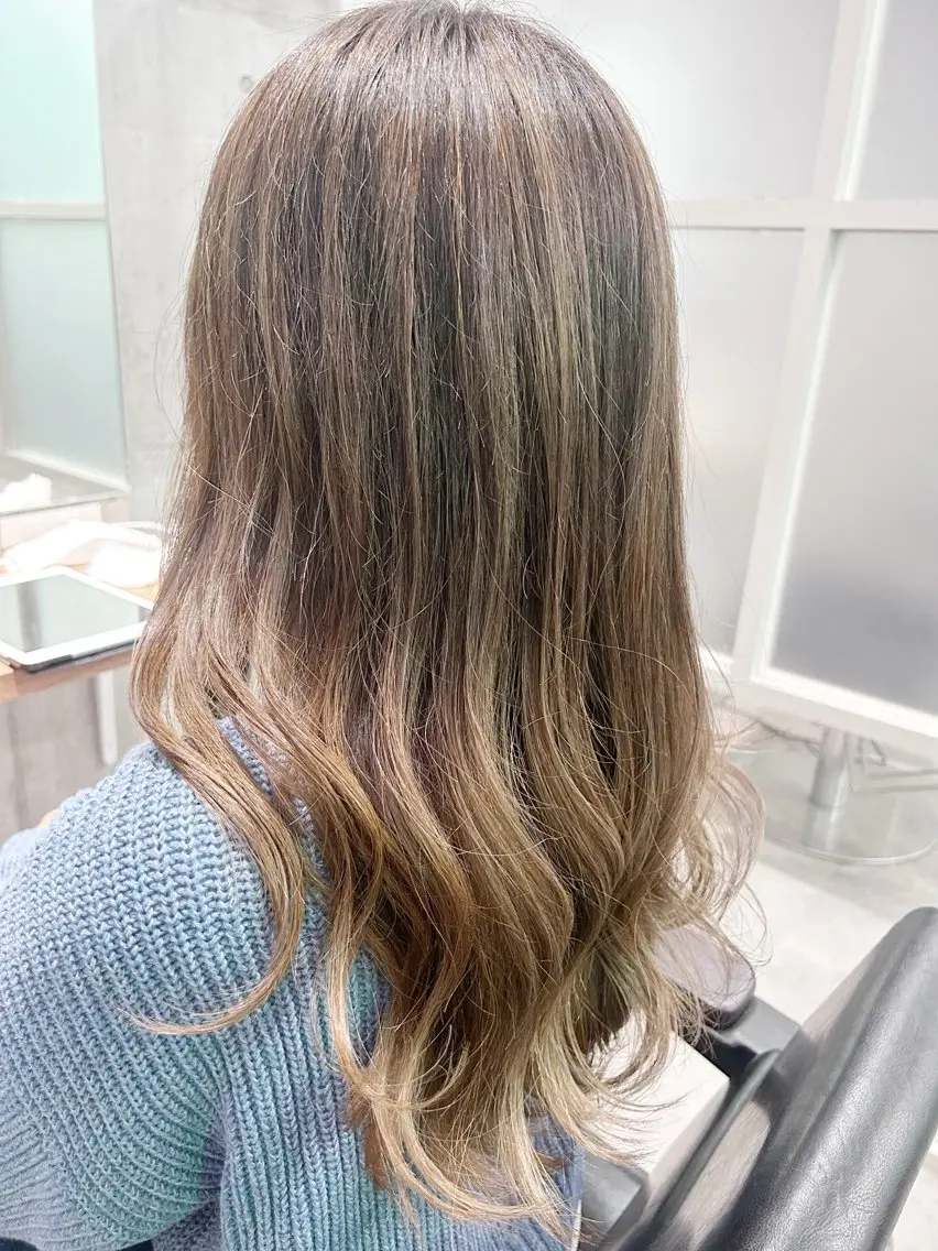 ロング カラー アクアカラー バレイヤージュ ブリーチ ケアブリーチ ケアカラー ヘアカラー トリートメント newi赤羽 ✂️KEN✂️のヘアスタイル