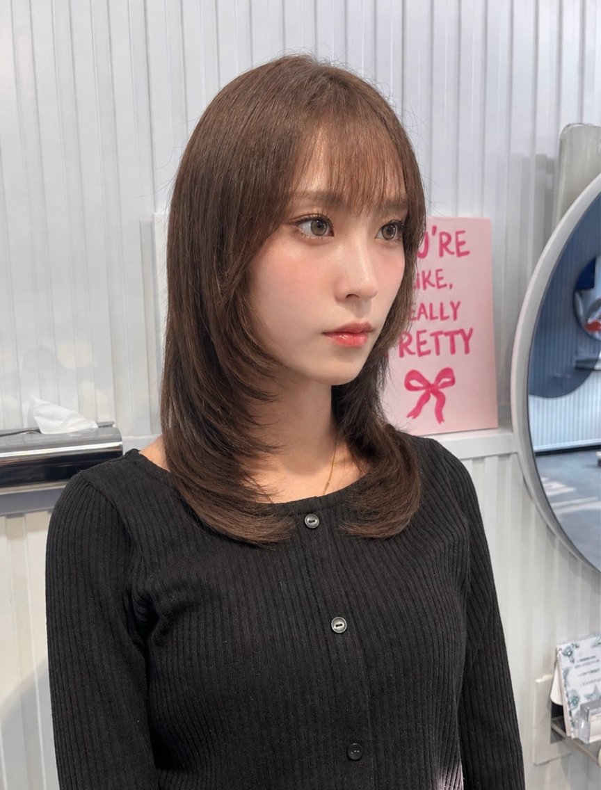ミディアム 顔まわりレイヤー レイヤーカット 松井 咲樹のヘアスタイル
