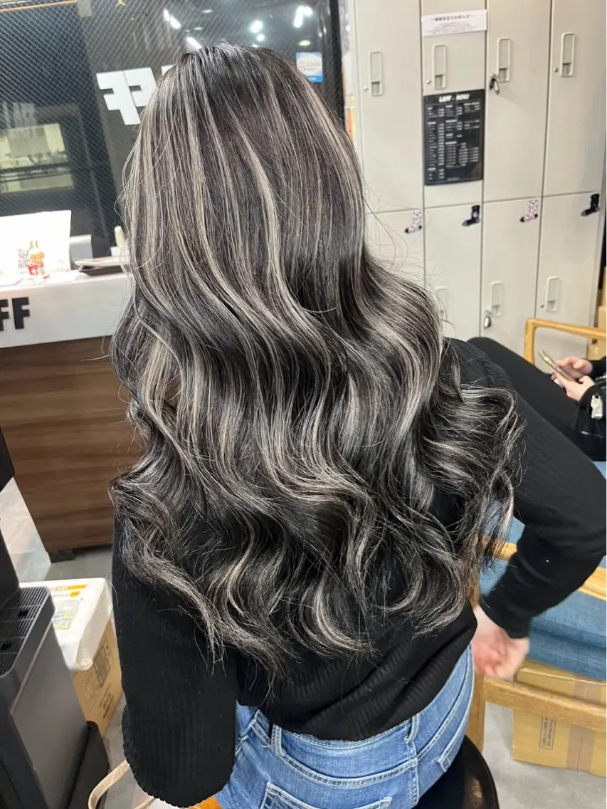 ロング ハイライト 剣太郎カットモデル 10㎝カット募集中のヘアスタイル