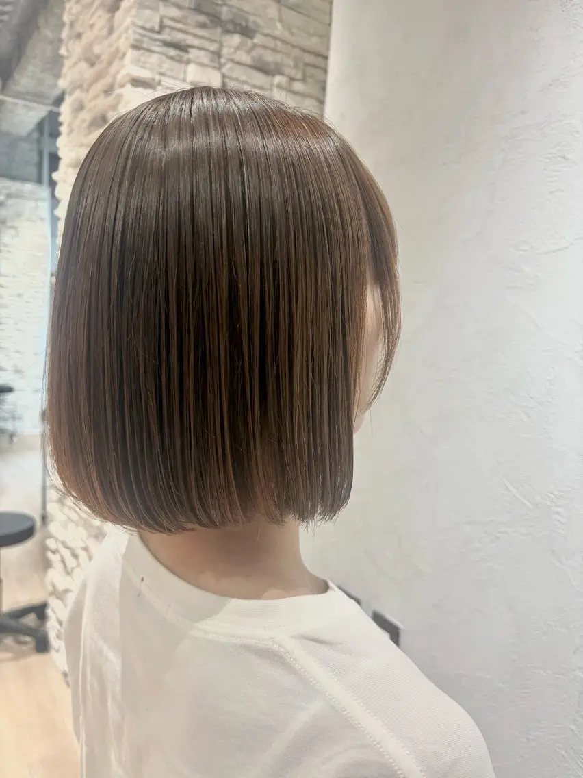ショート パーマ ボブ 縮毛矯正 カット ヘアカラー 鵜飼 未玖のヘアスタイル