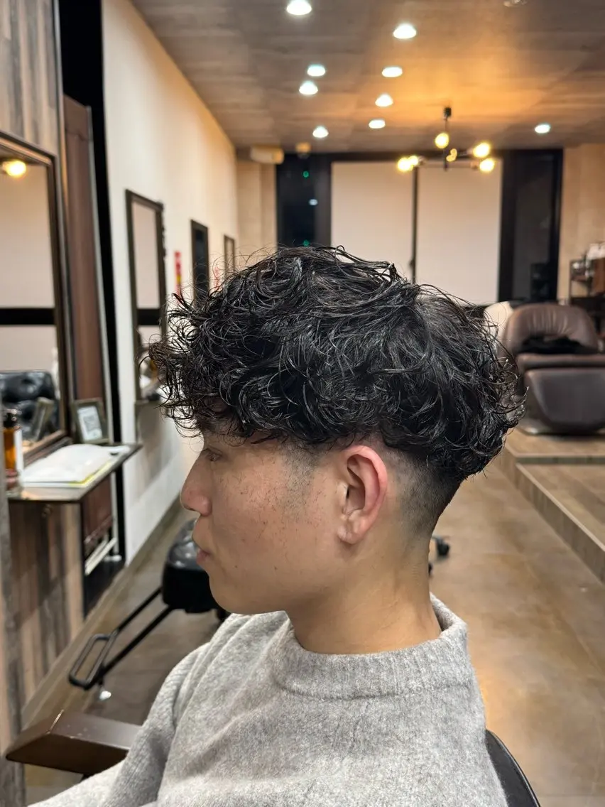 パーマ メンズ スペインカール 毛流れ/シャドウ 🇰🇷AYATOのヘアスタイル