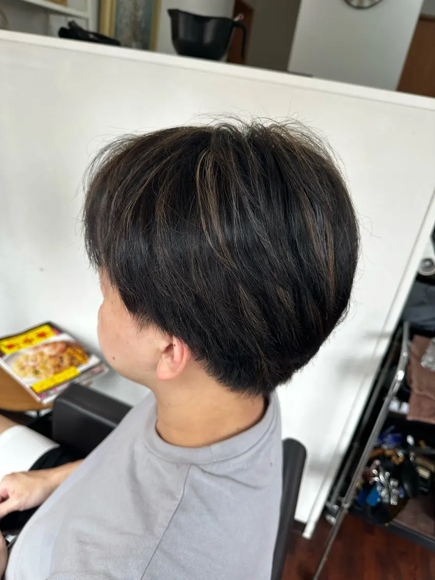 メンズ ヘアカラー 三原 友美のヘアスタイル