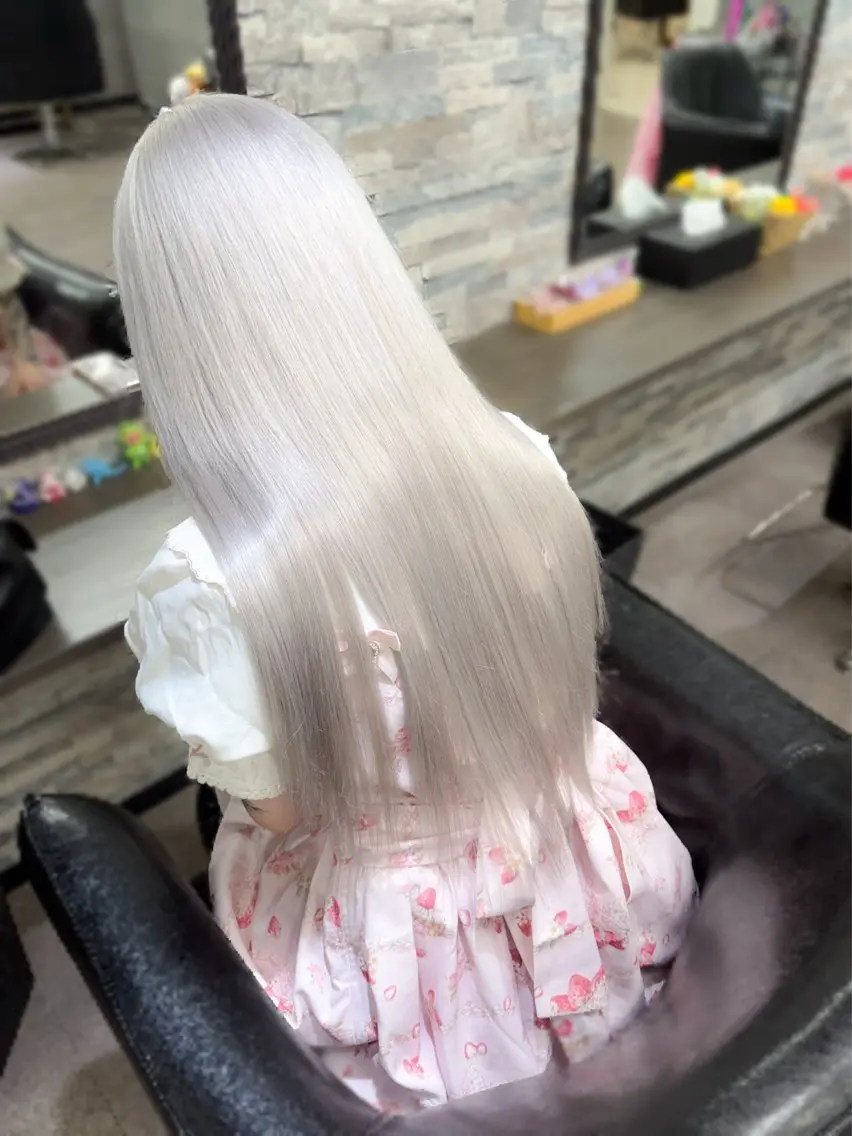 ロング カラー カット ヘアカラー トリートメント エクステ ハイトーンエクステ 🎩カズキ🎩のヘアスタイル