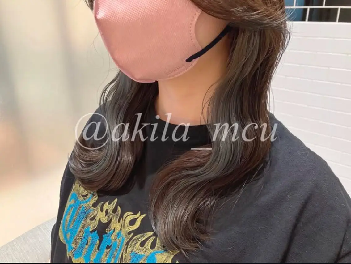 ミディアム カラー ヘアアレンジ ミディアムパーマ ブリーチ ケアブリーチ ダブルカラー イヤリングカラー エグチ アキラのヘアスタイル