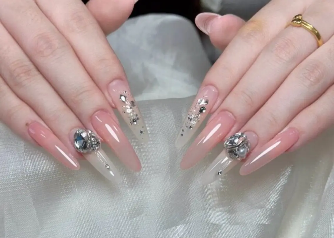 ネイル Lucky nail 小林和希のネイルデザイン