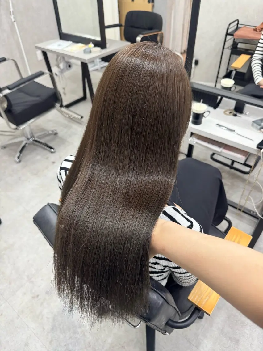 ロング カラー ブリーチ グレージュ ブリーチなしカラー ヘアカラー トリートメント 赤み無し柔らかカラー 【梅田】madokaのヘアスタイル