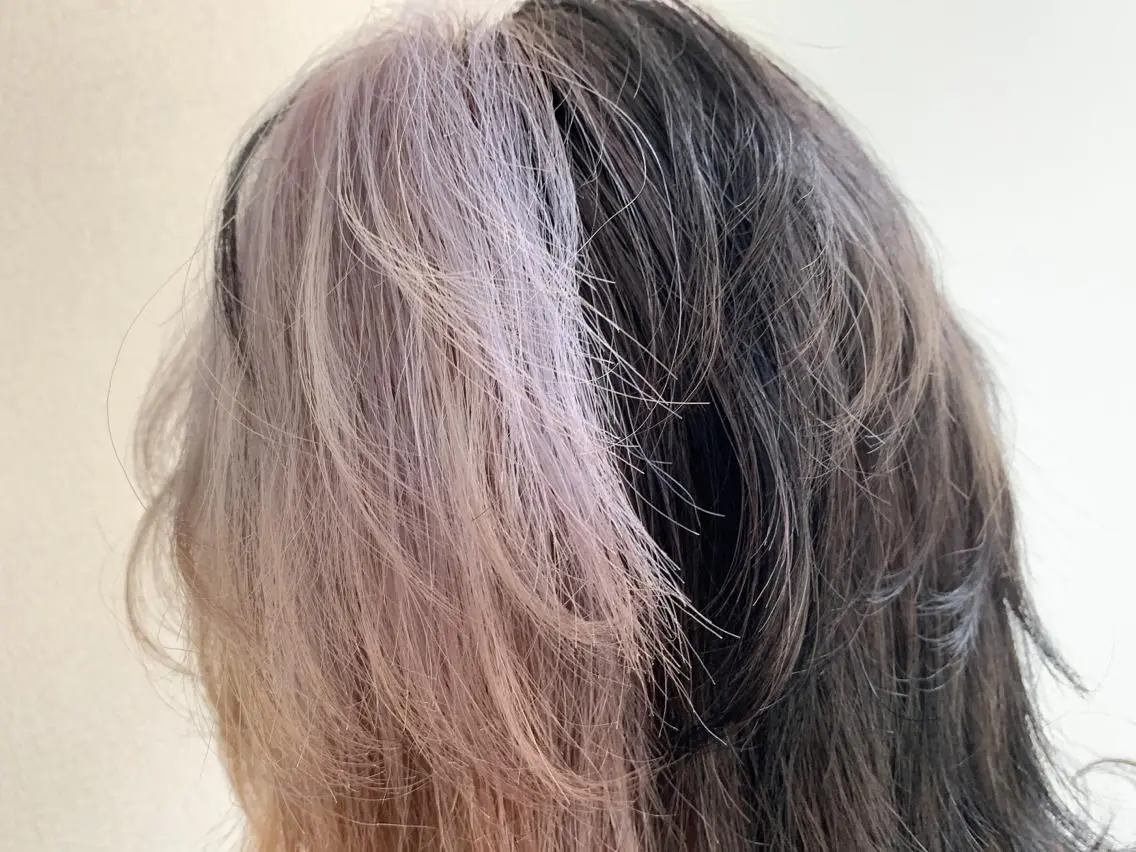 ロング アッシュ ハイライト ヘアカラー Selene hair OSAKAのヘアスタイル