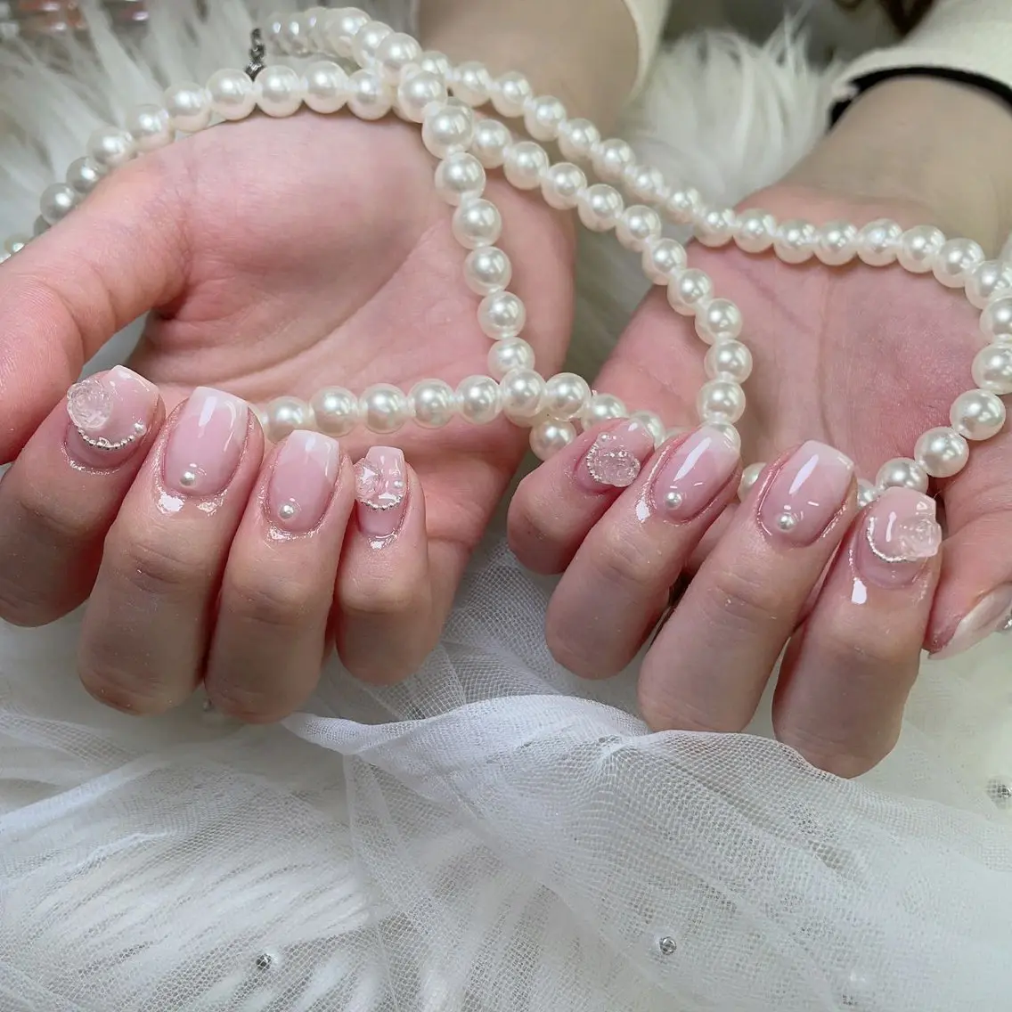 ネイル チークネイル フレンチネイル ジェルネイル マグネットネイル 持ち込み ハンドネイル lucky nail 歌舞伎町のネイルデザイン