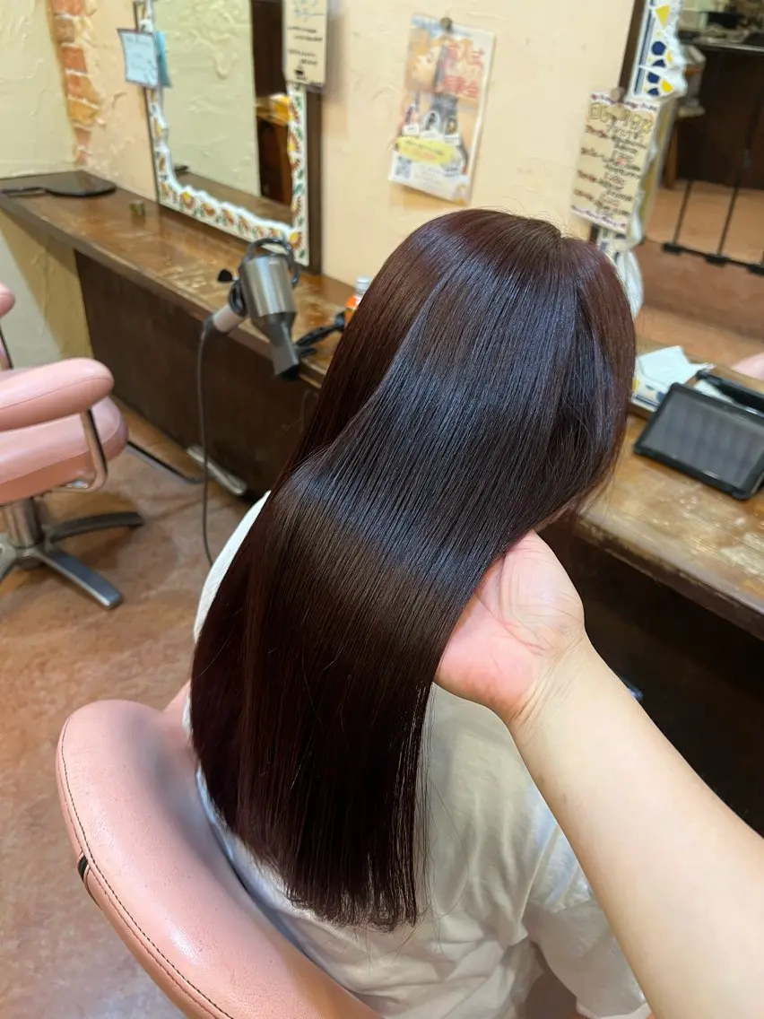 ロング カラー レッドカラー 片岡 なずなのヘアスタイル