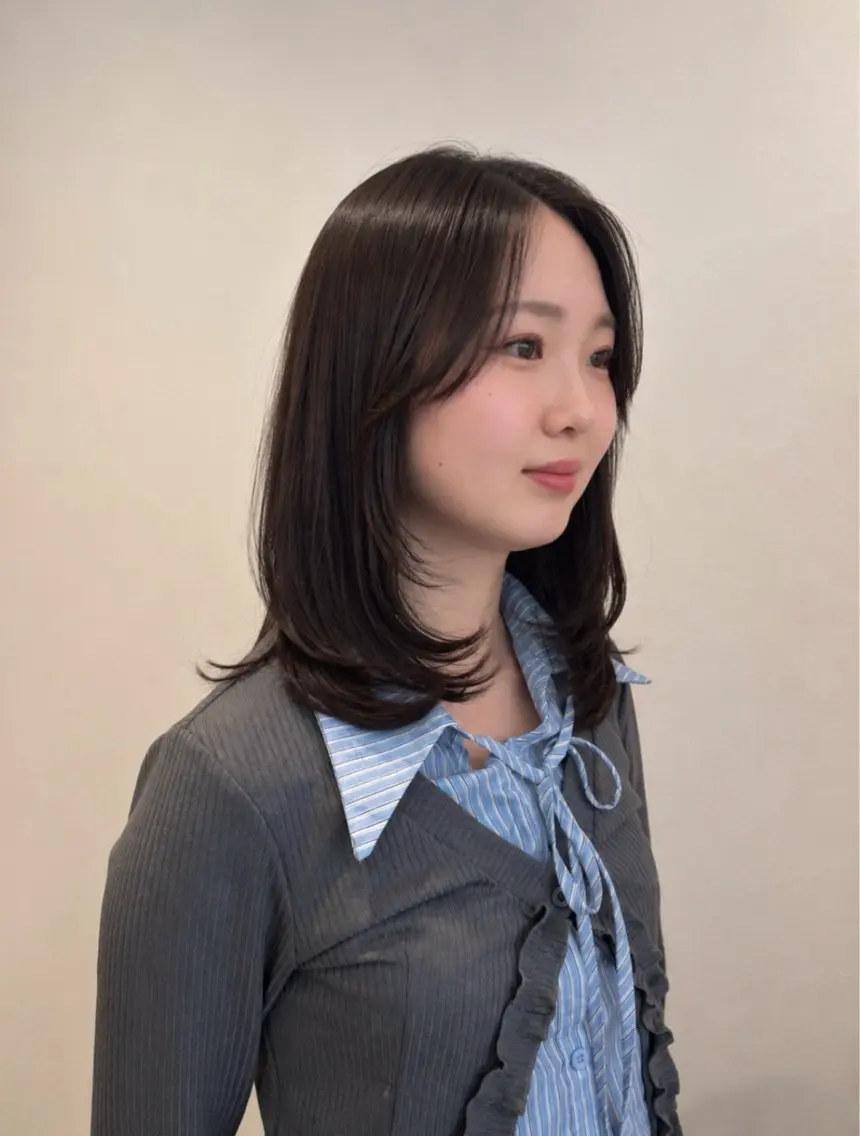 ミディアム カラー カット ヘアカラー 渡辺 彩乃のヘアスタイル
