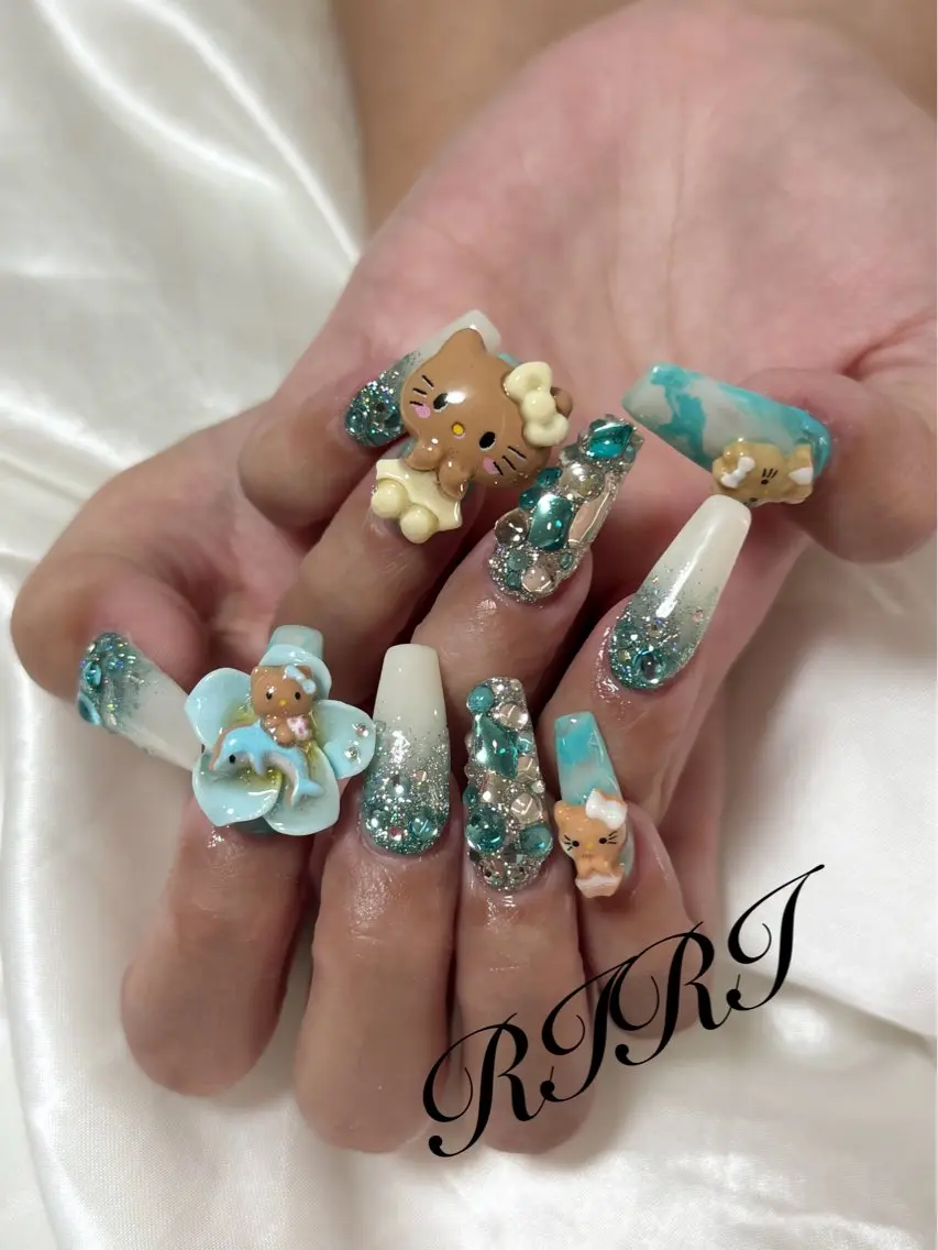 ネイル ブルー ジェルネイル ロングネイル スカルプネイル シンプルネイル ハンドネイル riri オーナーのネイルデザイン