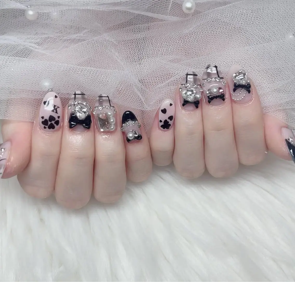ネイル アートネイル グラデーション キラキラネイル ニュアンスネイル オフィスネイル ハンドネイル Amee Nail Salonのネイルデザイン