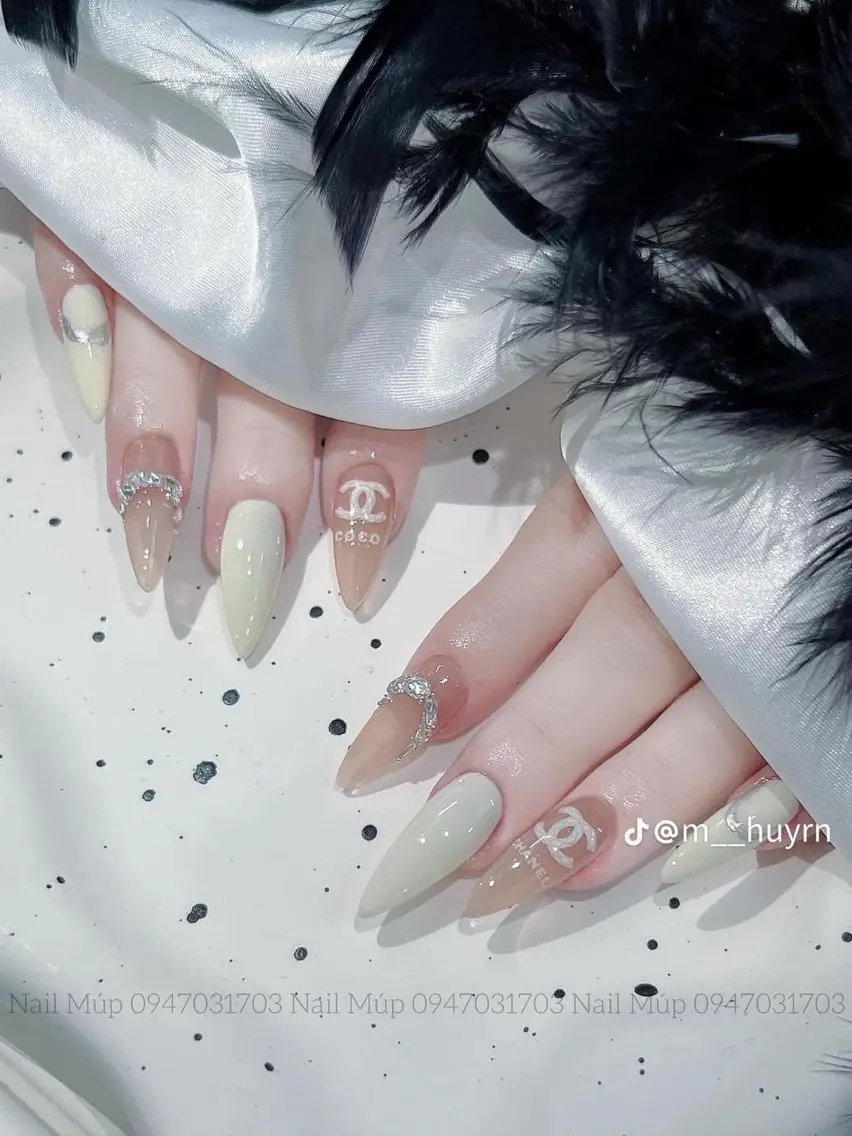 ネイル 韓国ネイル マグネットネイル 持ち込み ハンドネイル Dyo Nail_Royalのネイルデザイン