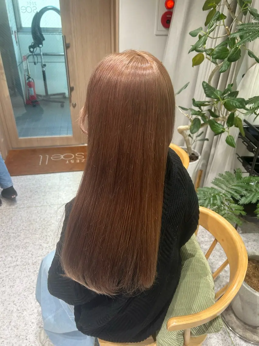 カラー ダブルカラー イヤリングカラー ハイトーンカラー インナーカラー 髪質改善 ヘアカラー ♡ハイトーン★ ネイル/しの♡のヘアスタイル