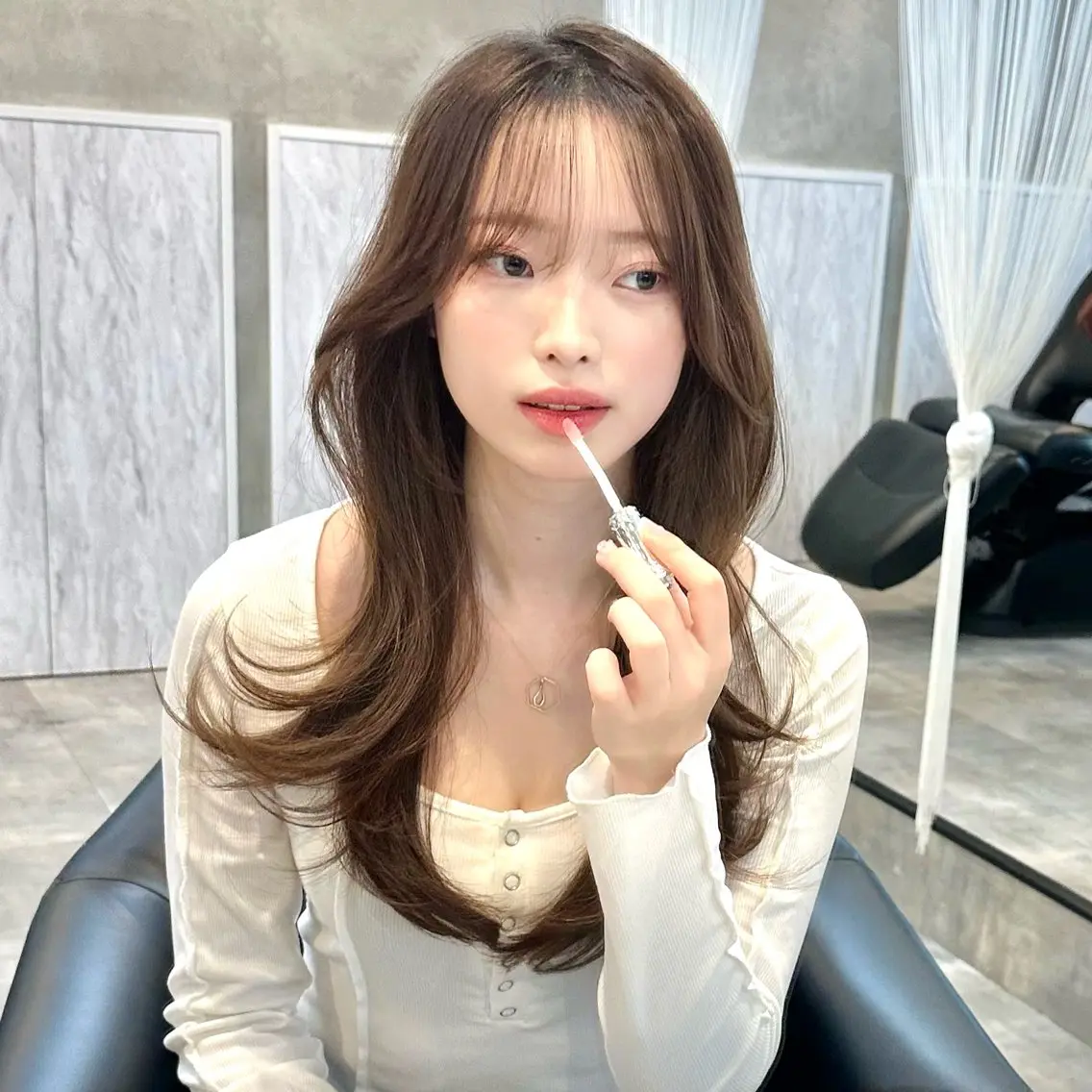 セミロング カット ヘアカラー トリートメント 🌹ハッシュカット、 レイヤー韓国ヘア🌹のヘアスタイル