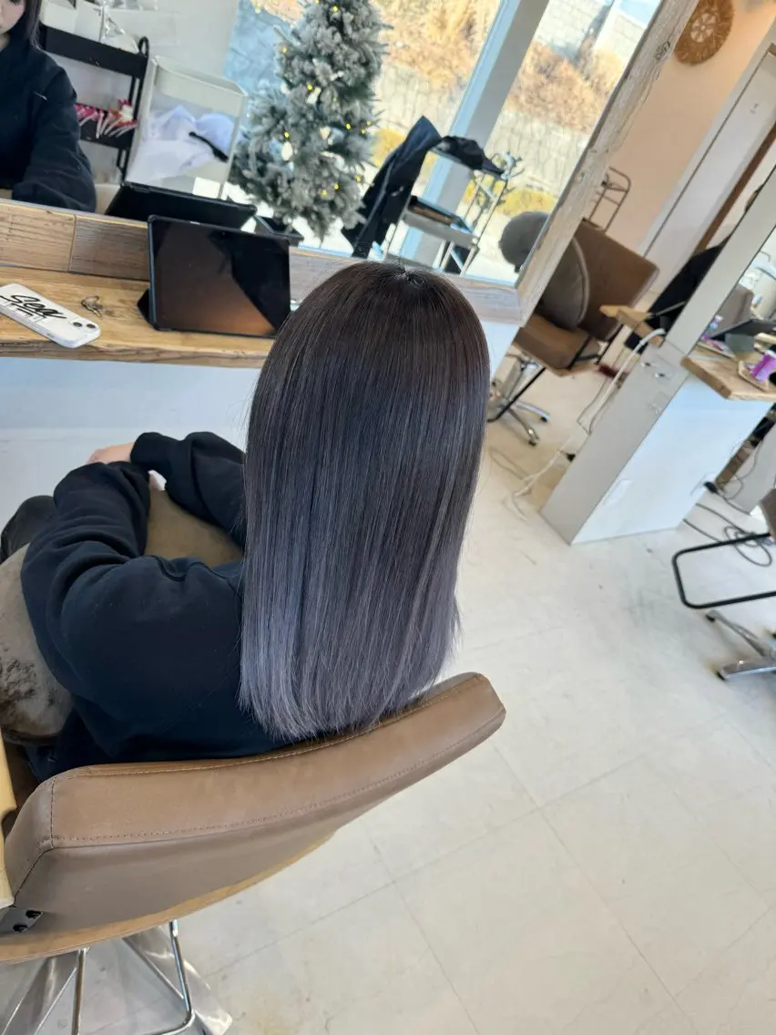 セミロング レイヤーカット ヘアカラー 鈴木 妃帆未のヘアスタイル