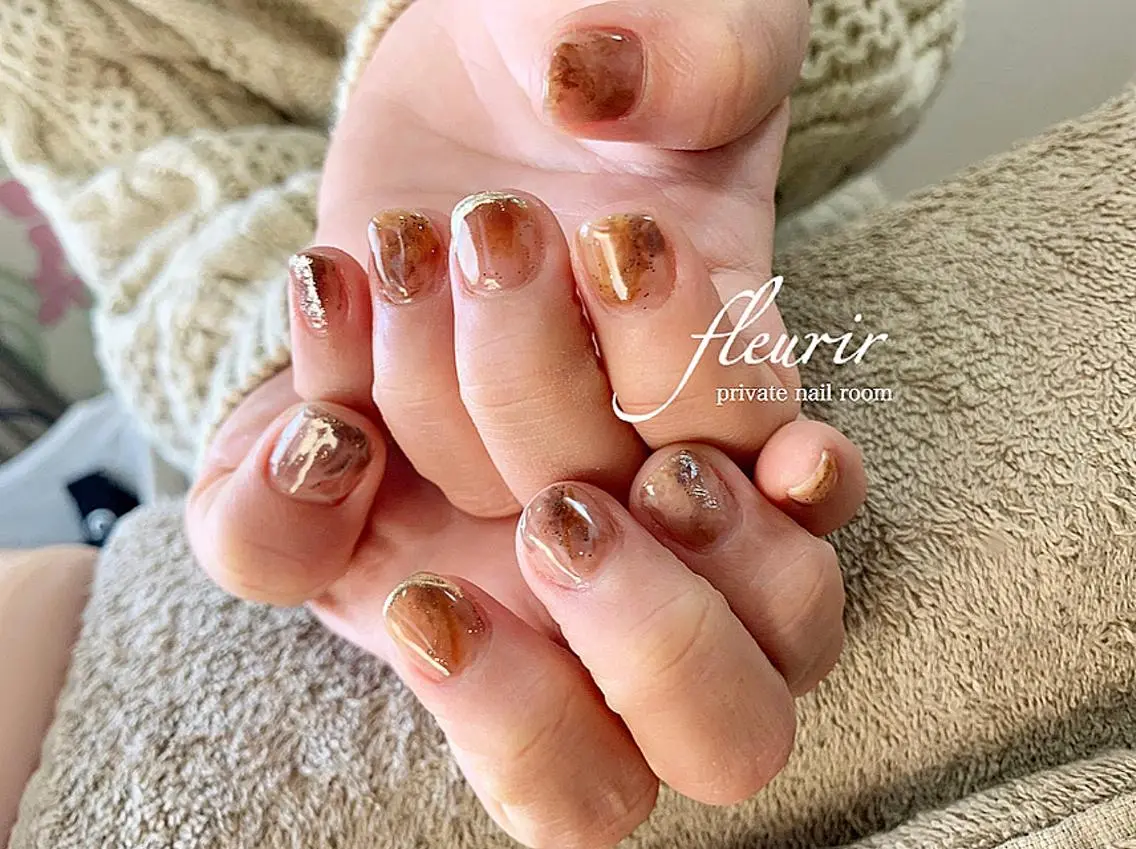 ネイル べっ甲ネイル ブラウン ミラーネイル ニュアンスネイル フルリール 【プライベートサロンのネイルデザイン