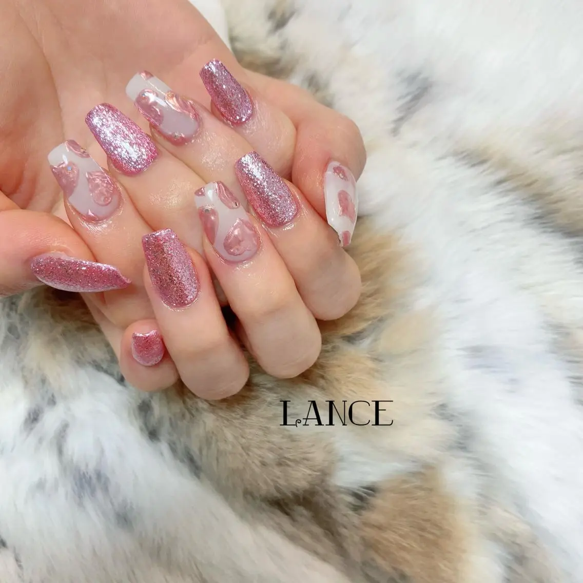 ミディアム ネイル オーロラネイル フットネイル フレンチネイル グラデーション キラキラネイル Lance nailのネイルデザイン