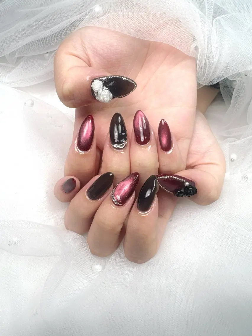 ネイル フットネイル ジェルネイル キラキラネイル レース 持ち込み ハンドネイル Queeens nailのネイルデザイン