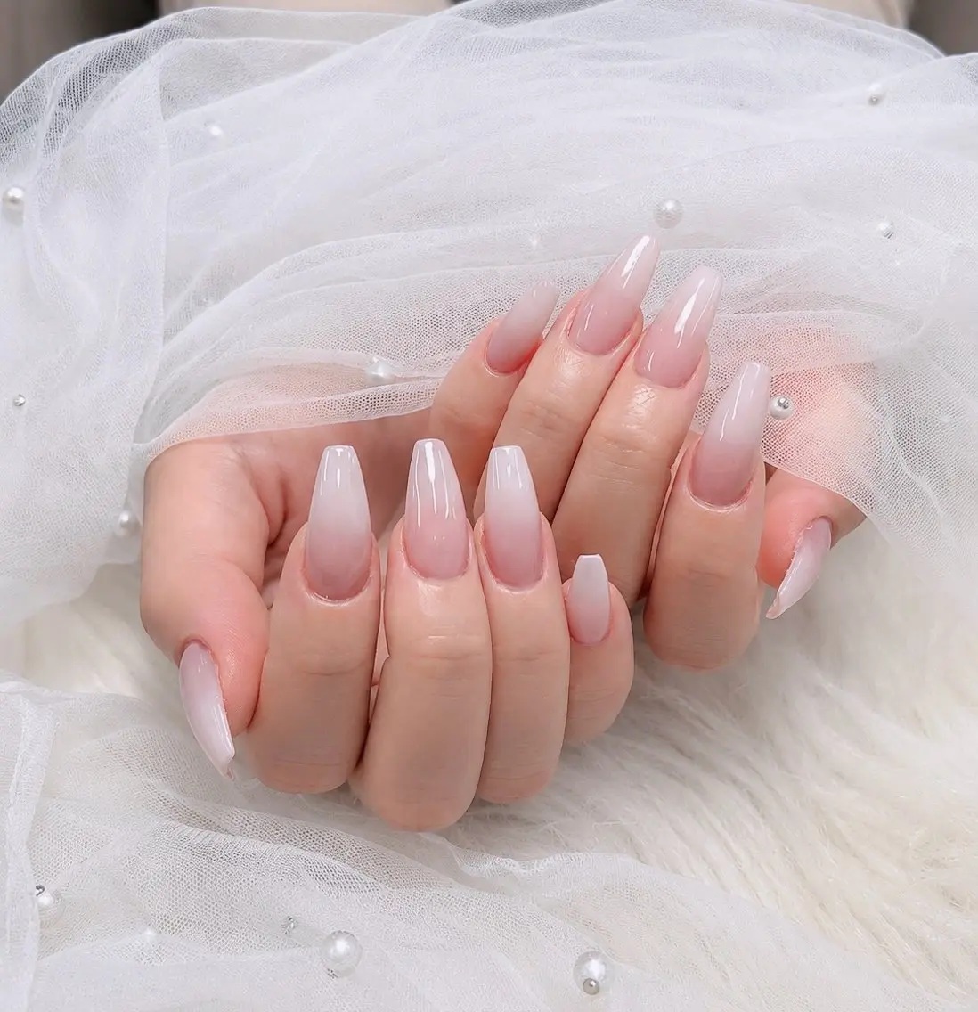ネイル アートネイル ボルドー フレンチネイル ジェルネイル 氷ネイル・うるうるネイル ハンドネイル Julie NailSalonのネイルデザイン