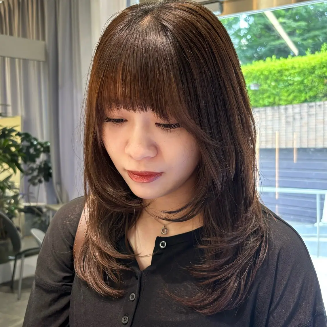 セミロング カット トリートメント 盛れる透明感カラー momokaのヘアスタイル