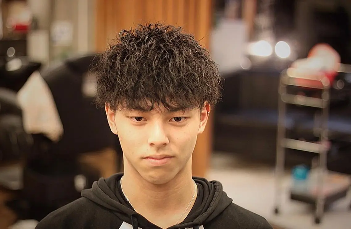 ミディアム パーマ メンズ マッシュ パーマ 前田賢生 ご新規様はNGのヘアスタイル