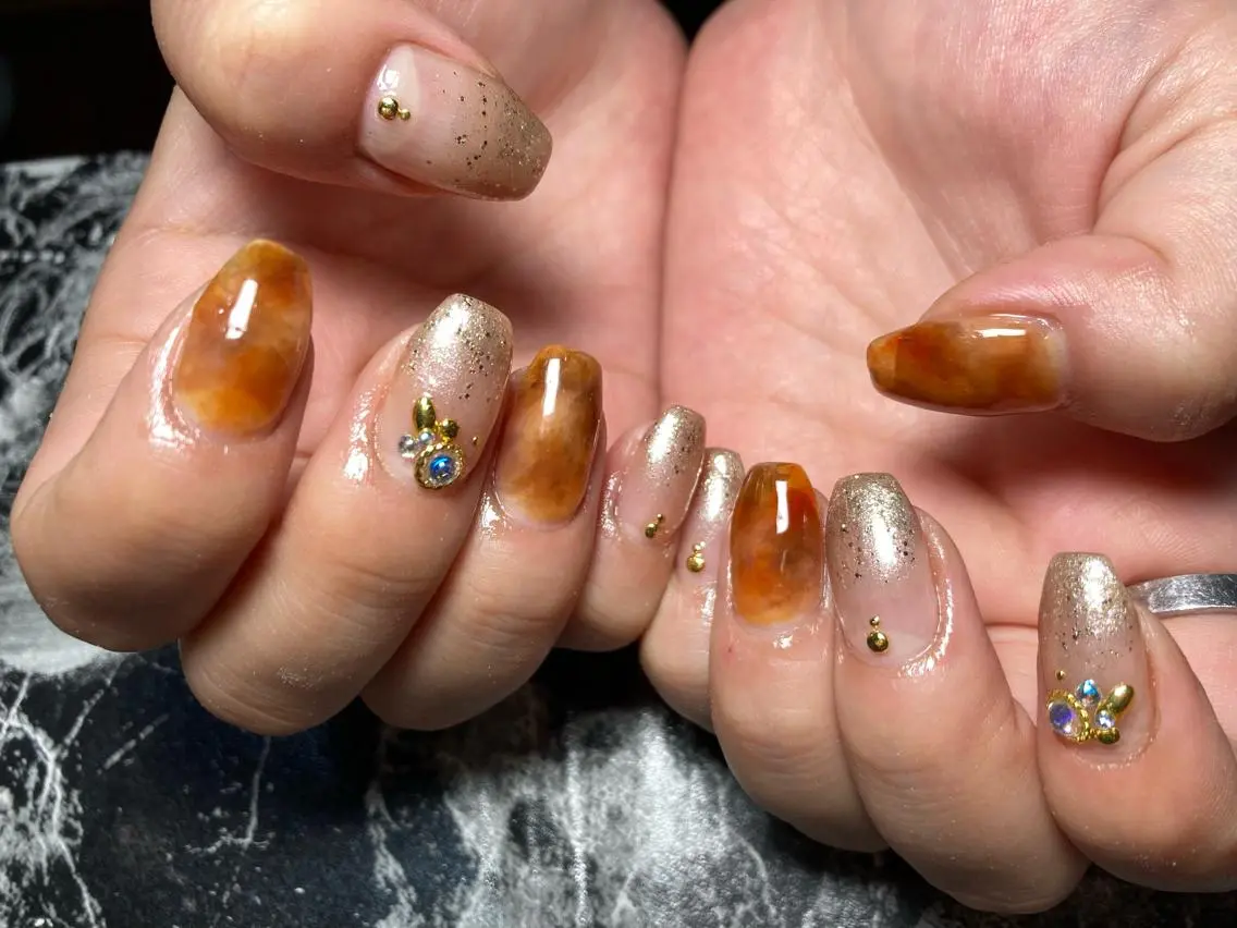 ショート ネイル ハンドネイル フットネイル ✴︎ Delightのネイルデザイン