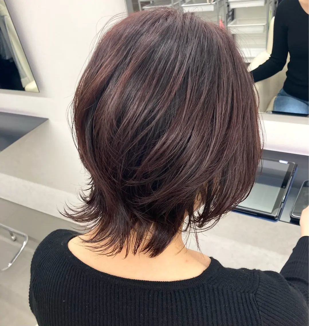 カラー レッドカラー 淺野 里音のヘアスタイル