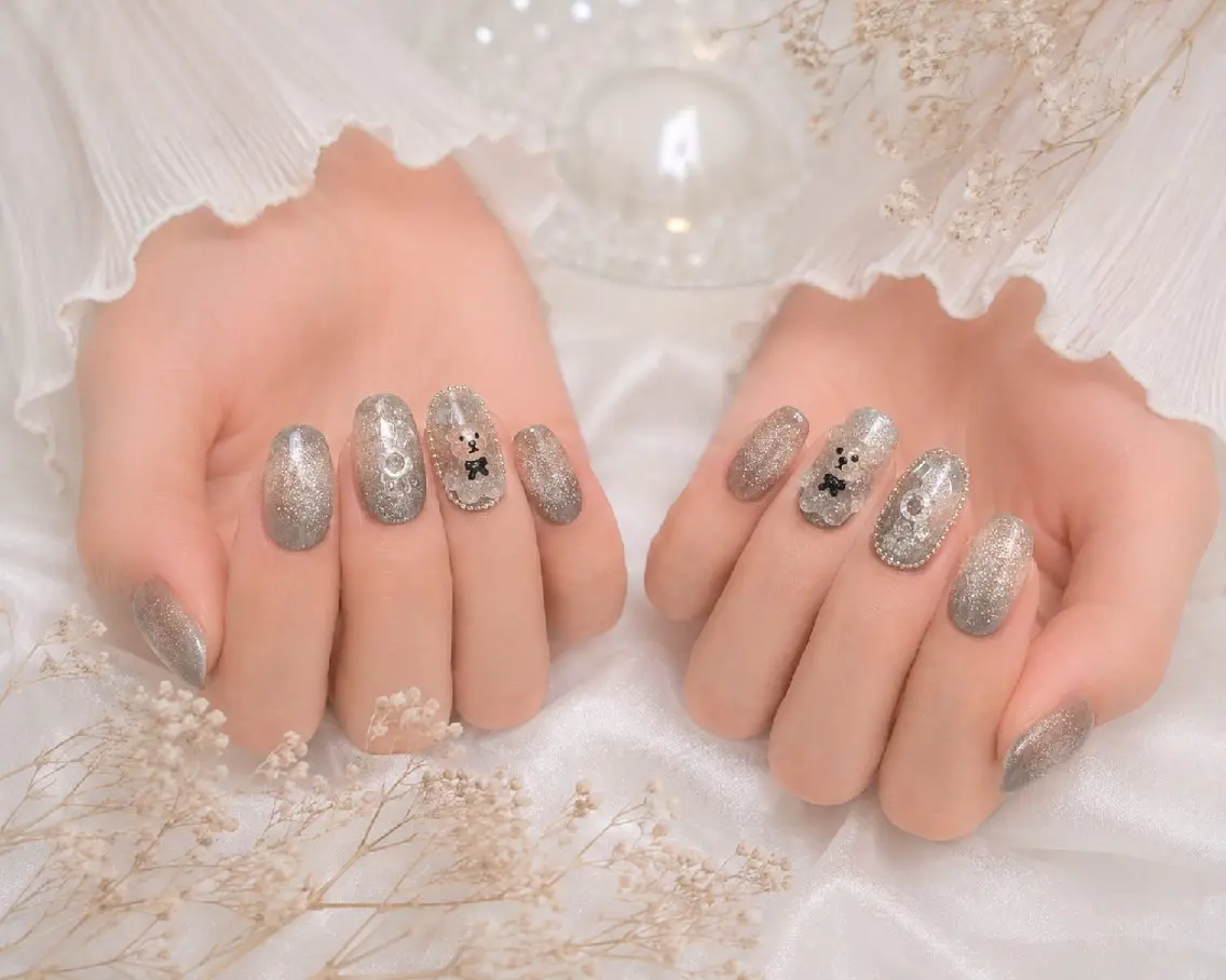ネイル Reivl  Nails のネイルデザイン