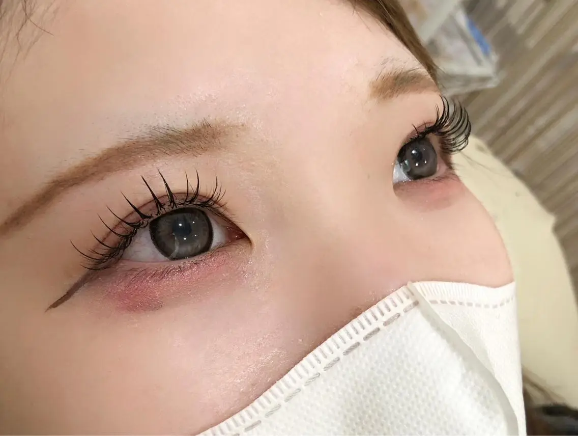 ネイル マツエク・マツパ アイブロウ 韓国風マツエク パリジェンヌラッシュリフト まつげパーマ ワンホンマツエク 長さ出し ハンドネイル フットネイル ハンドケア Nail&eye Belire 新宿のネイルデザイン