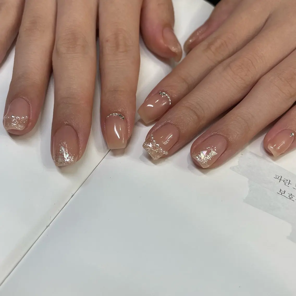 ネイル ハンドネイル ネイルズシャトン🪡 ネイリスト齊藤のネイルデザイン