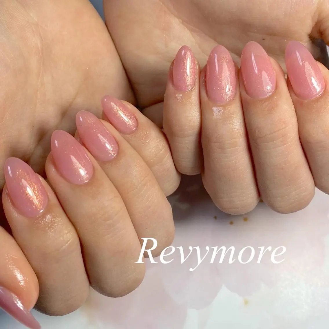 ミディアム ネイル ジェルネイル ニュアンスネイル オフィスネイル ワンカラーネイル ピンク nail salon Revymoreのネイルデザイン