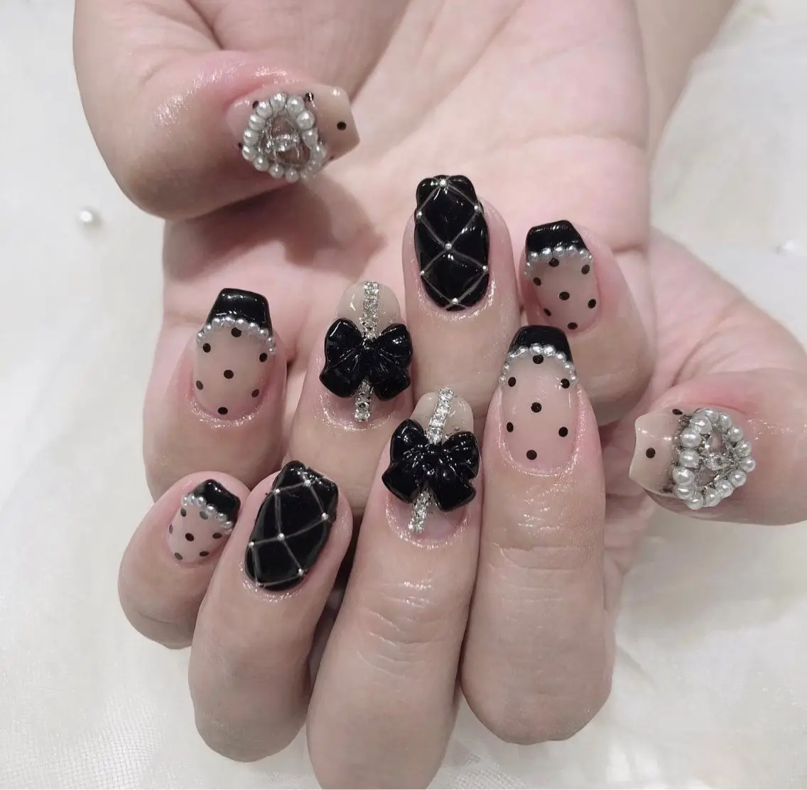 ネイル Miouミオン ネイルサロンのネイルデザイン