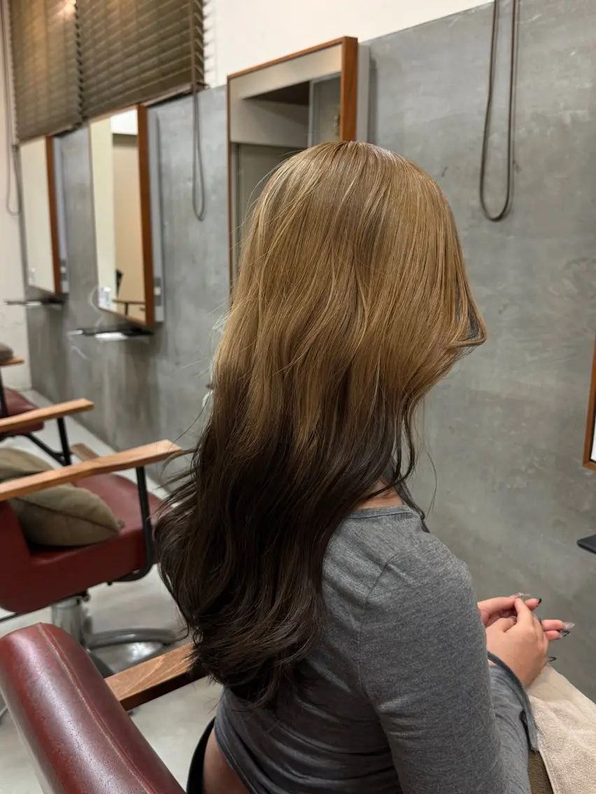 カラー yuika BRICK 今治のヘアスタイル