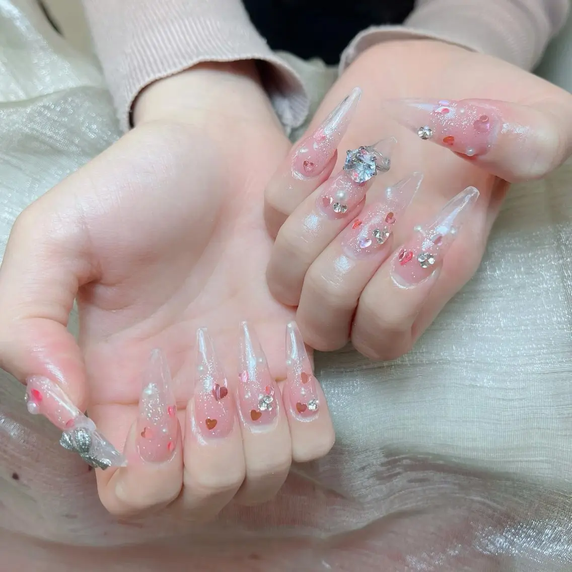ネイル チークネイル フレンチネイル グラデーション キラキラネイル 韓国ネイル HIKARIHANA NAILのネイルデザイン