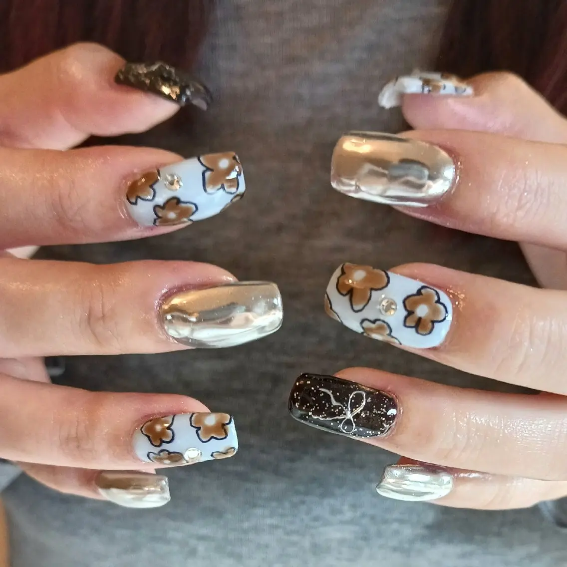 ネイル ブルー フラワーネイル ミラーネイル リボン ハンドネイル 平尾駅前/持込み専門 /owlnailのネイルデザイン