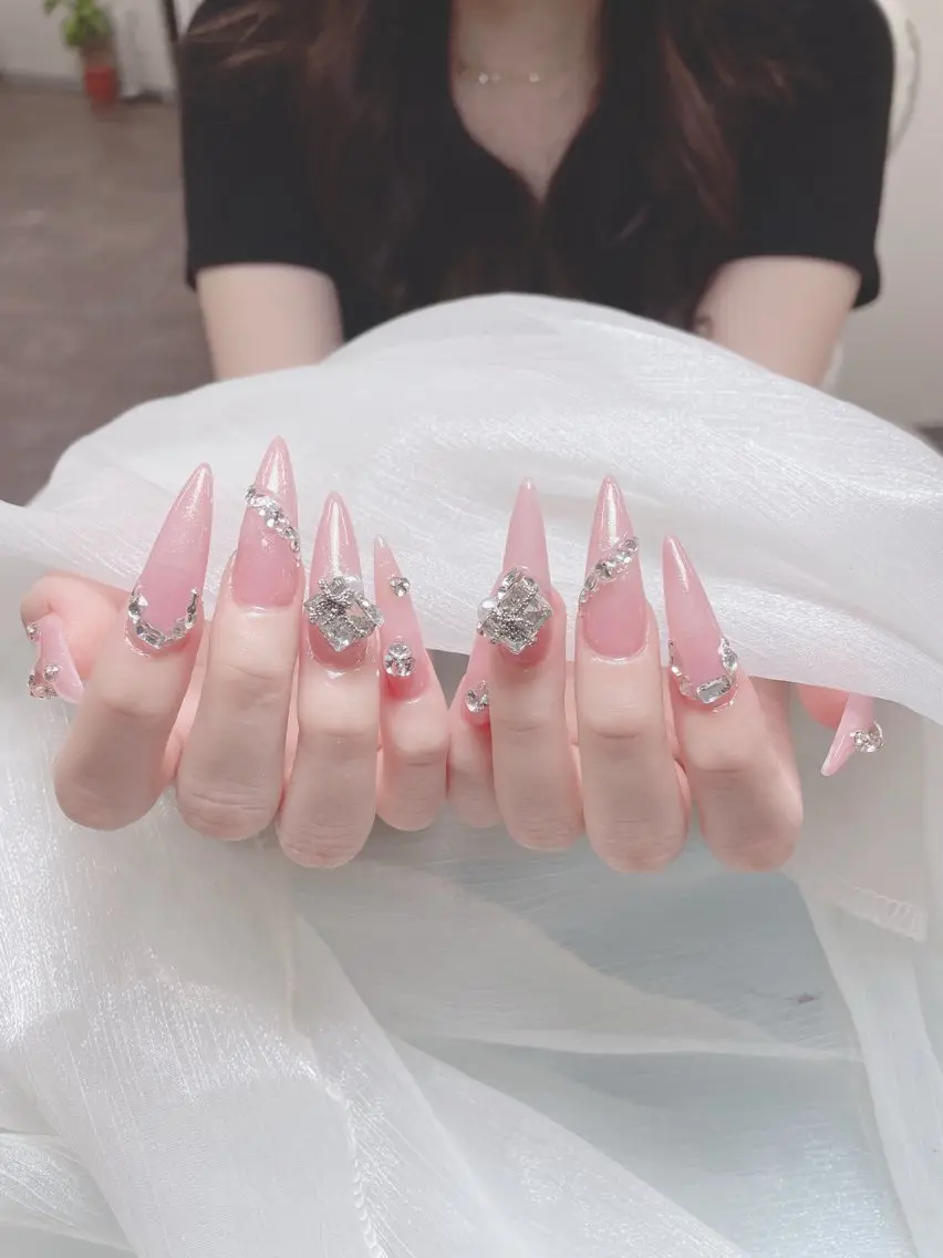 ネイル ENsalon Takareiのネイルデザイン