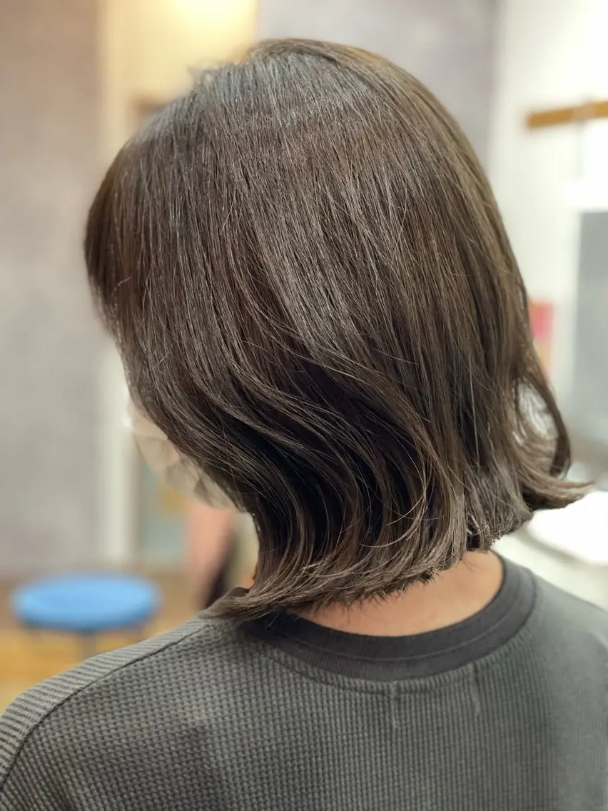 ミディアム カラー グレージュ ハイライトカラー カーキグレージュ ハイライト ヘアカラー トリートメント Snaly カラー特化ページのヘアスタイル