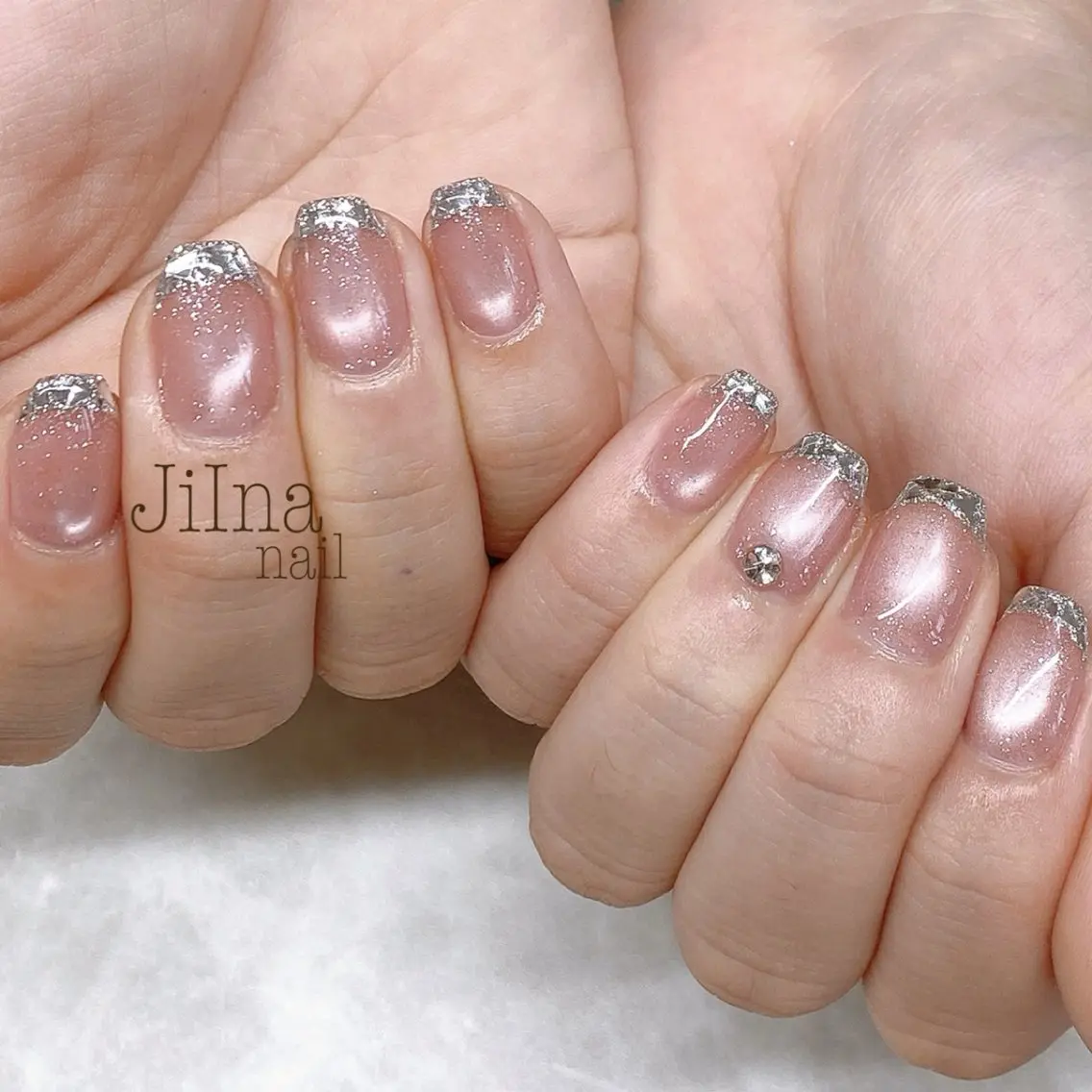 ネイル フラッシュネイル フラッシュマグ フレンチネイル ガラスフレンチ マグネットネイル JiIna nailのネイルデザイン