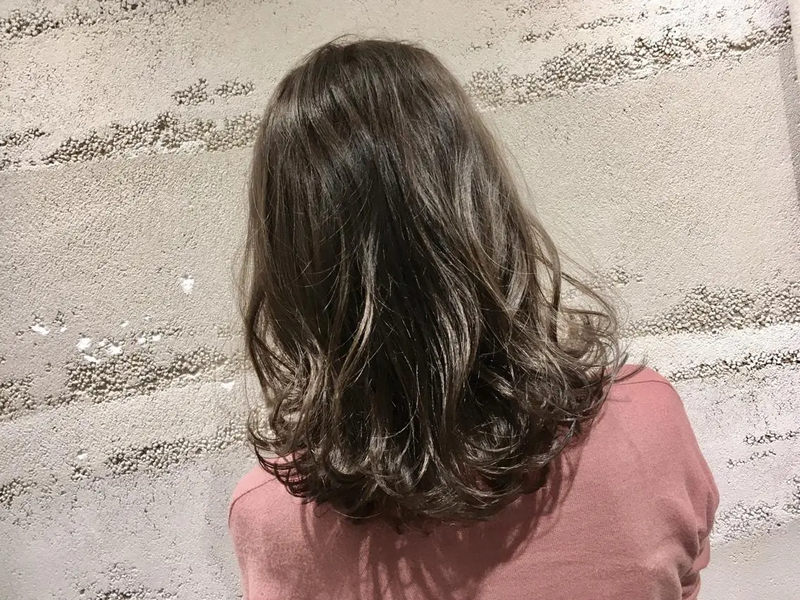 ミディアム カラー 髪質改善カラー、美髪 トリートメント専門のヘアスタイル