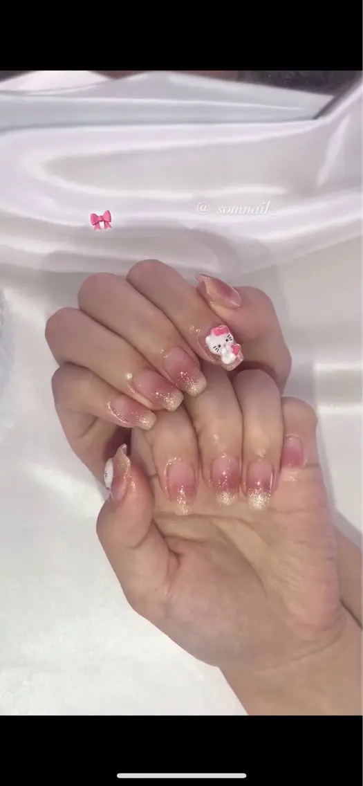 ネイル チークネイル ジェルネイル キラキラネイル 韓国ネイル マグネットネイル SOM NAILのネイルデザイン