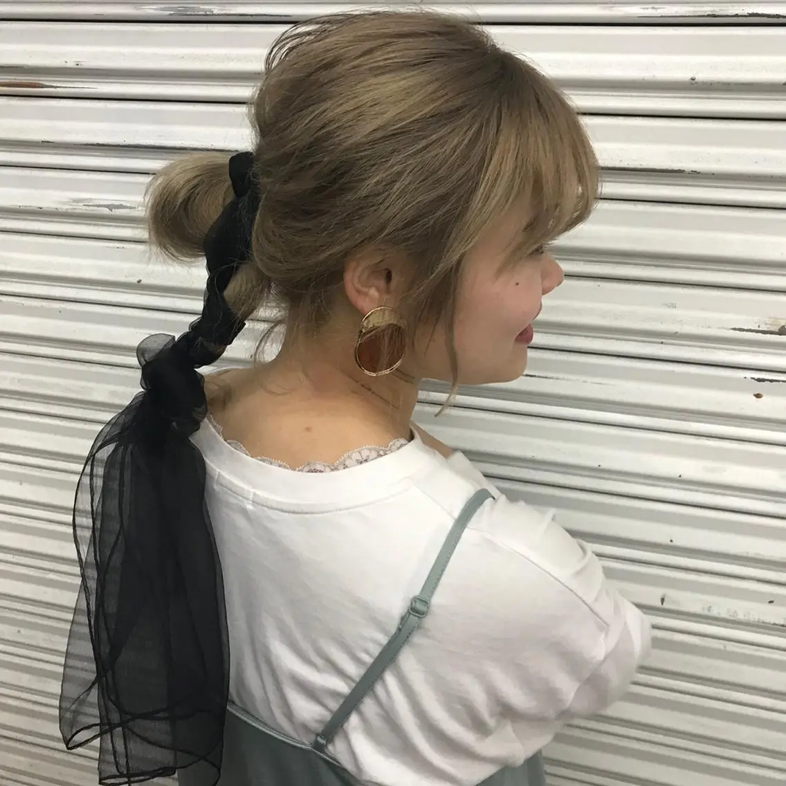 セミロング カラー ヘアアレンジ ブリーチダブルカラー 元町三宮/三ノ宮のヘアスタイル