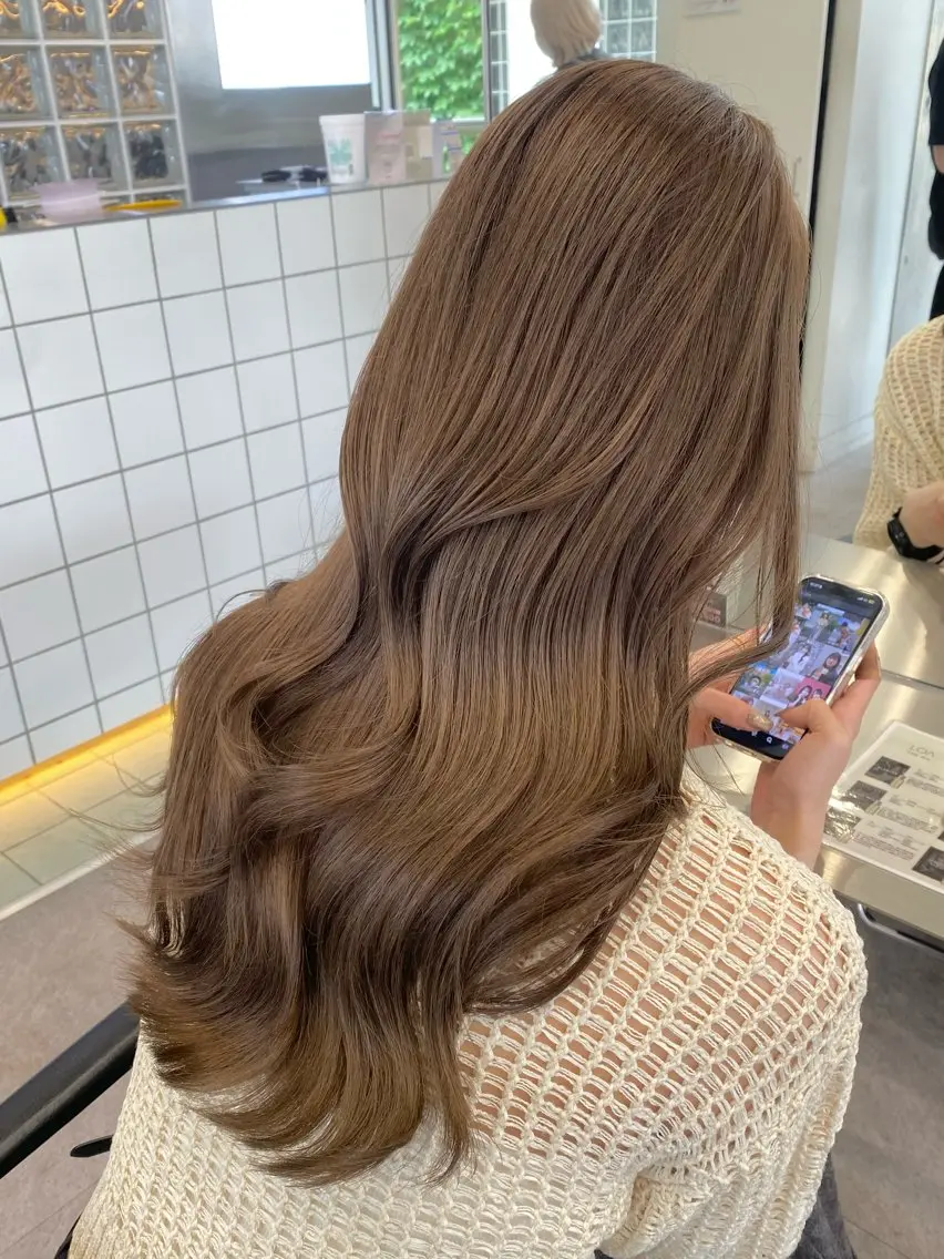 ロング カラー アッシュ ベージュカラー ブリーチ ケアブリーチ 透明感カラー ヒヤジョウ ユウナ／cinqのヘアスタイル