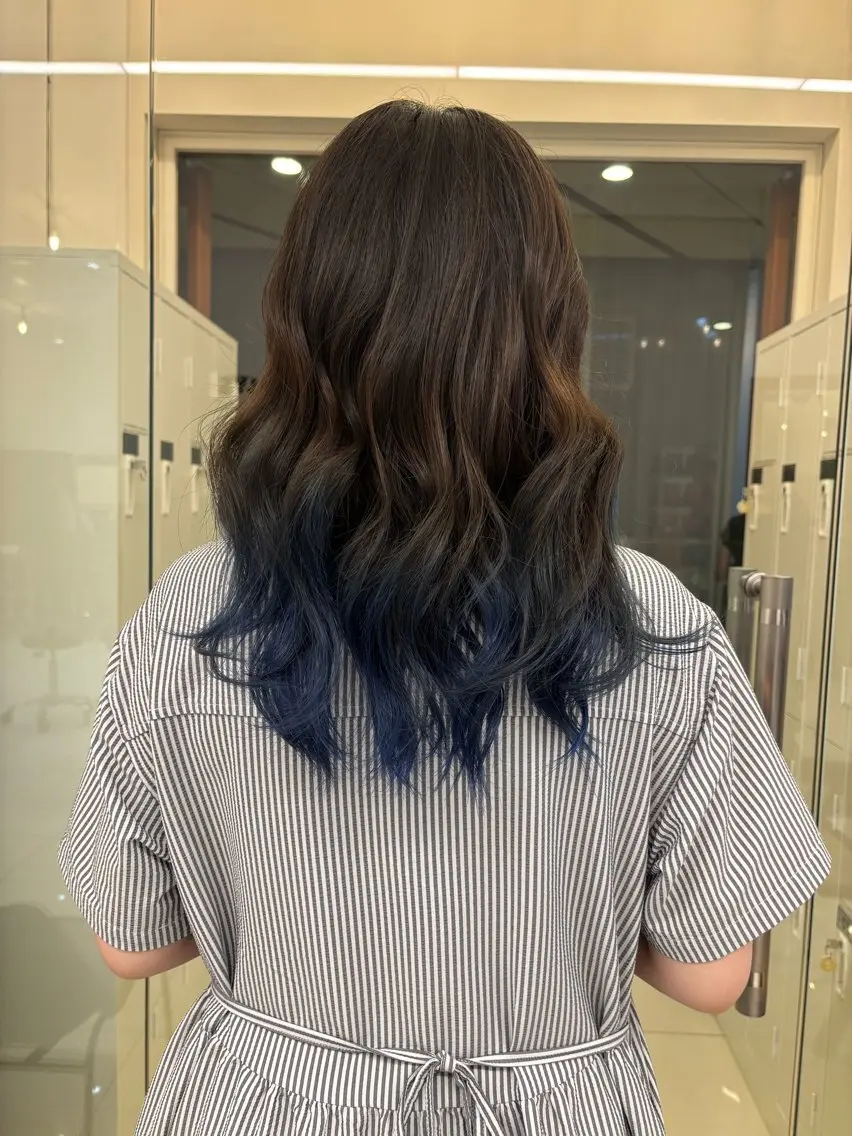 ロング カラー ブリーチ ブルーカラー ヘアカラー トリートメント ヘアセット ハードパーマ Rico💜のヘアスタイル